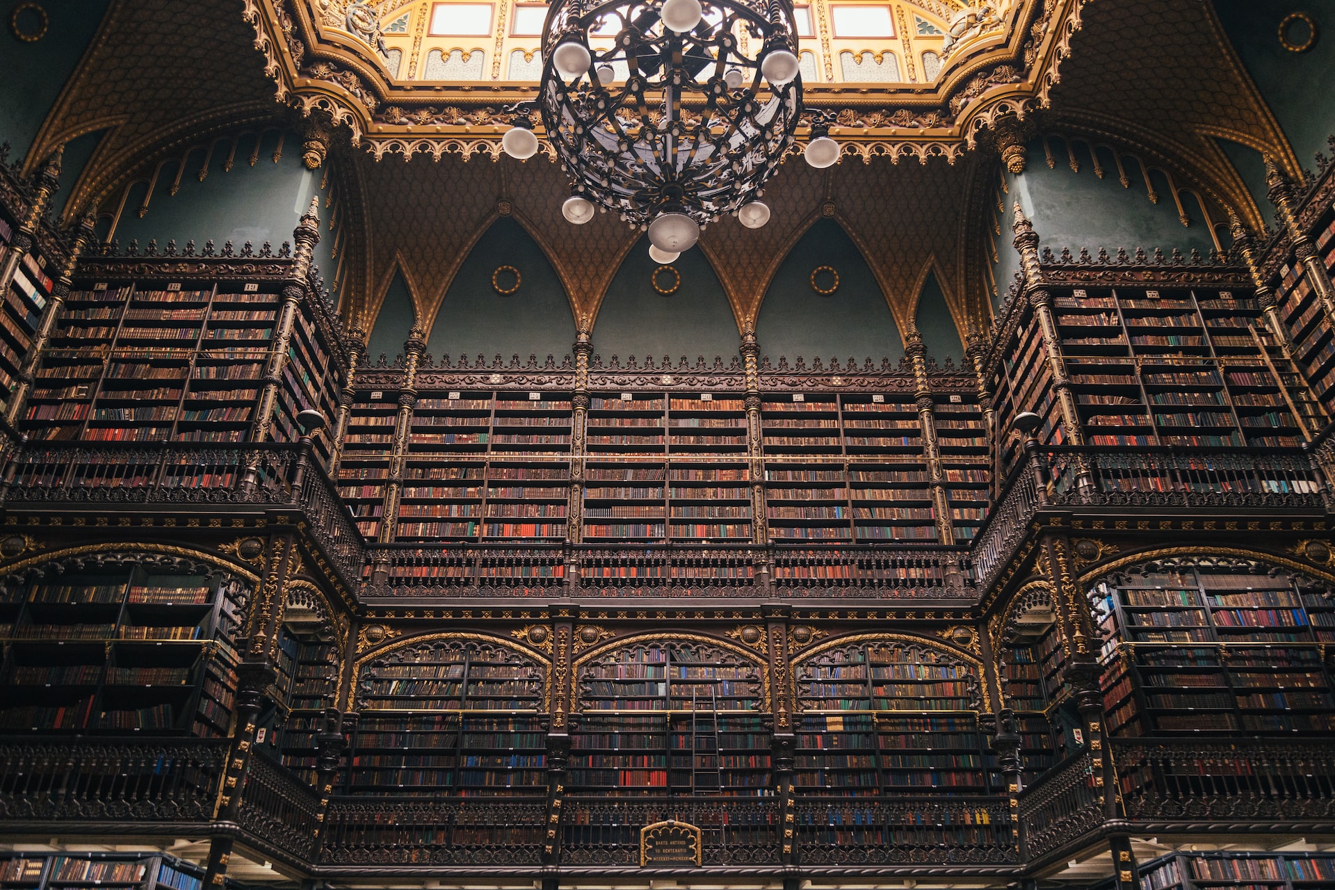 portekiz kütüphane